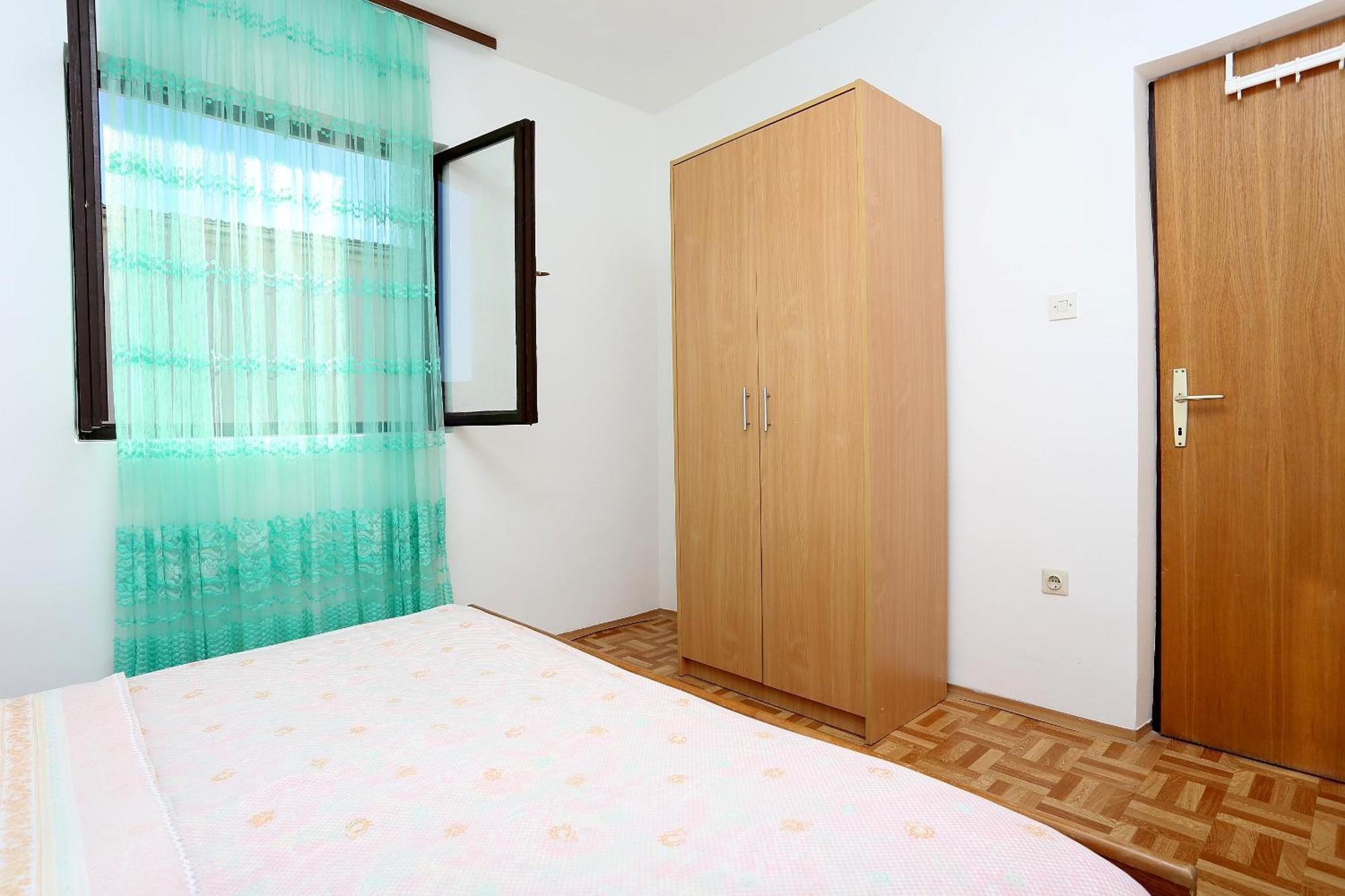 Apartments By The Sea Rogoznica - 10338 Rom bilde